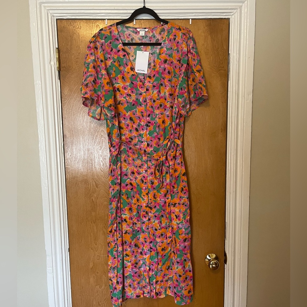 Monki wrap midi dress in pink floral print - Picture 2 of 15